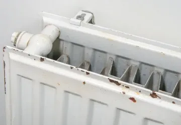 Stačí levný trik a i rezavý radiátor začne hřát jako nový