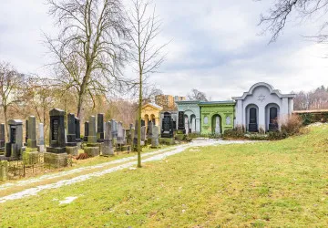 Otázka úhrady hrobového místa vyvolává v rodinách mnohdy spory.