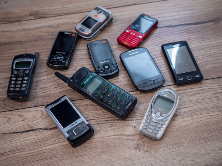 Staré mobily dnes mohou mít velkou hodnotu. Staré mobily dnes mohou mít velkou hodnotu.