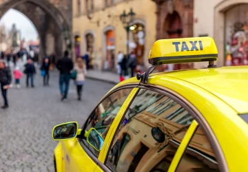 Cenu jízdy klasickým taxi teď určuje jen ceník provozovatele