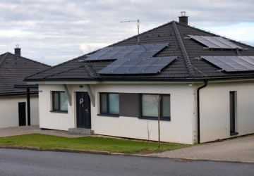 Solární panely se nemusí vyplatit každému. 