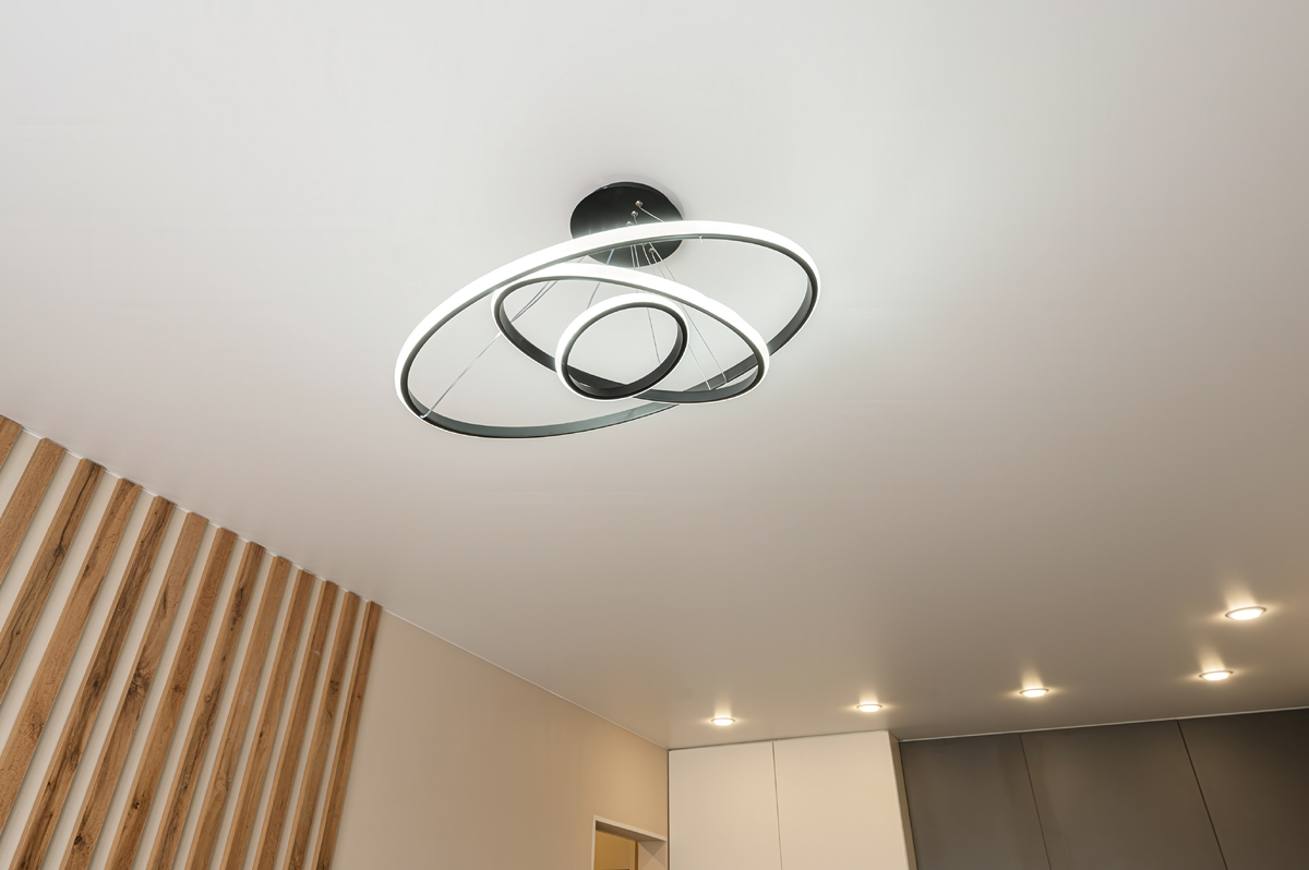 Klasické lustry mizí z obývacích pokojů Klasické lustry mizí z obývacích pokojů