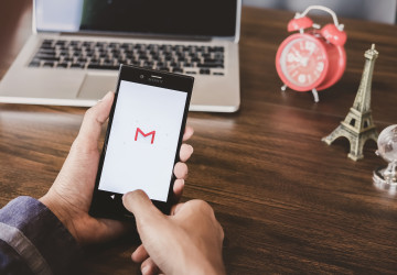 Práce v prostředí Gmail může být jednodušší, ať už se jedná o počítač, nebo mobilní telefon.
