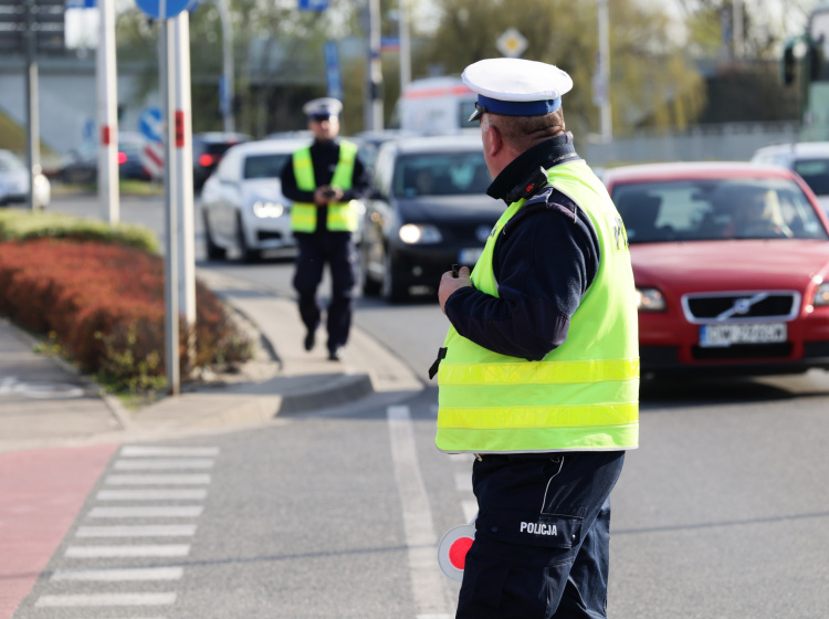 Víte, co jednotlivá policejní gesta znamenají?