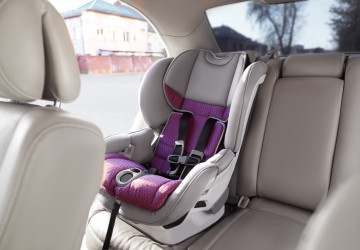 Jaké děti musí sedět v autosedačce?