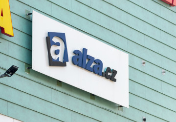 Alza nasadila akci na robotický vysavač Alza nasadila akci na robotický vysavač