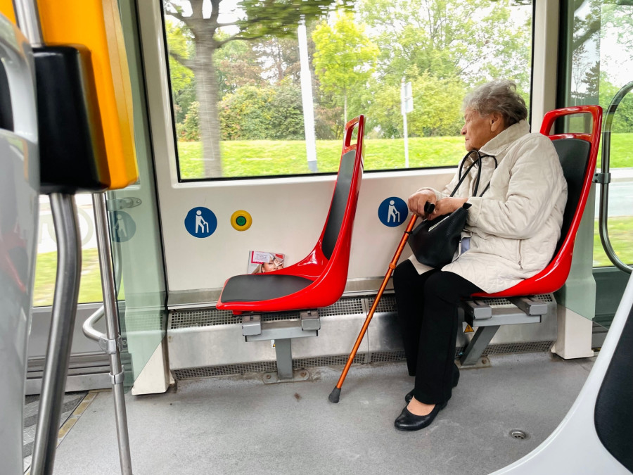 Čeští důchodci budou dostávat od ledna více peněz