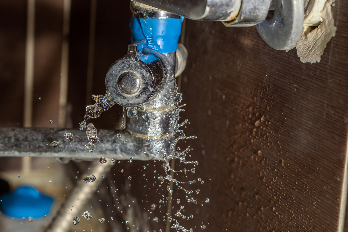 Při vytopení koupelny vás může zachránit pojistka Při vytopení koupelny vás může zachránit pojistka