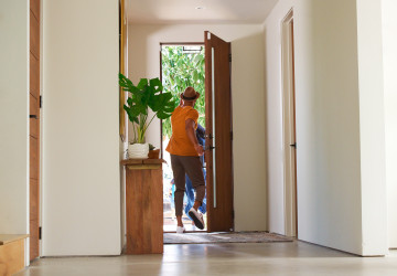 Každé otevření dvěří je šance hmyzu dostat se dovnitř. Každé otevření dvěří je šance hmyzu dostat se dovnitř.