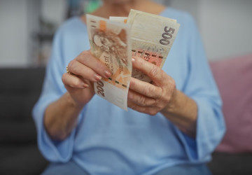 Kolik měsíčně odkládat na penzijní spoření?