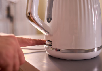 Opakované vaření stejné vody ve varné konvici může způsobit problémy Opakované vaření stejné vody ve varné konvici může způsobit problémy