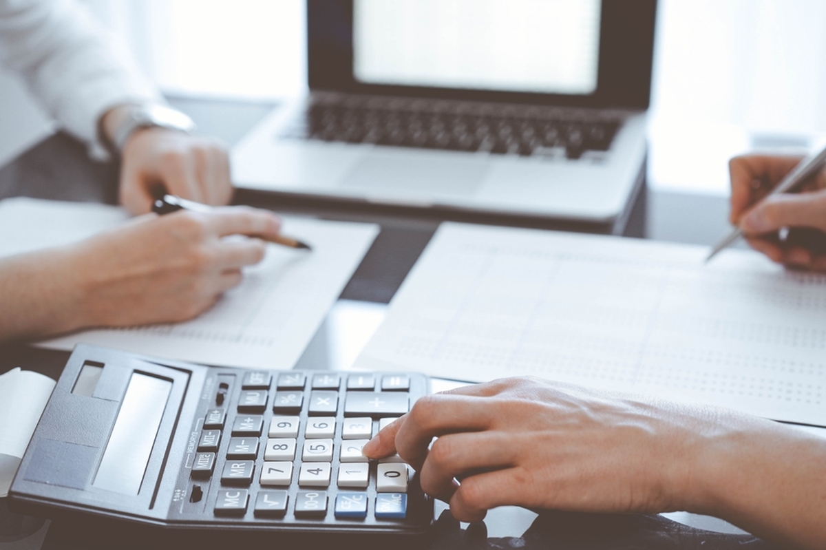 Úřad vám může v určitých případech udělit vysoké sankce, pokud na váš účet budou pravidelně chodit peníze. 