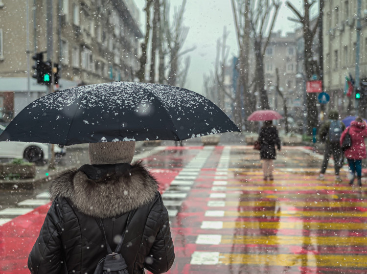 Meteorologové varují: první sníh a ledovka zaskočí celé Česko Meteorologové varují: první sníh a ledovka zaskočí celé Česko