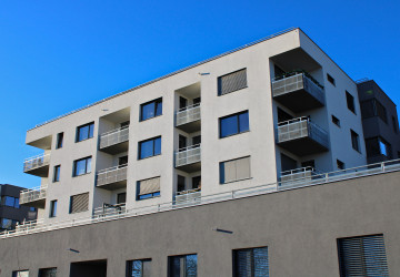 Na kolika metrech čtverečních se u nás průměrně bydlí?