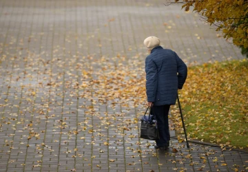 Než rodiče opravdu potřebují pomoc, děti většinou počítají hlavně s penězi Než rodiče opravdu potřebují pomoc, děti většinou počítají hlavně s penězi