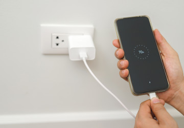 Ničí se baterie, když necháváte telefon pořád v nabíječce? Ničí se baterie, když necháváte telefon pořád v nabíječce?