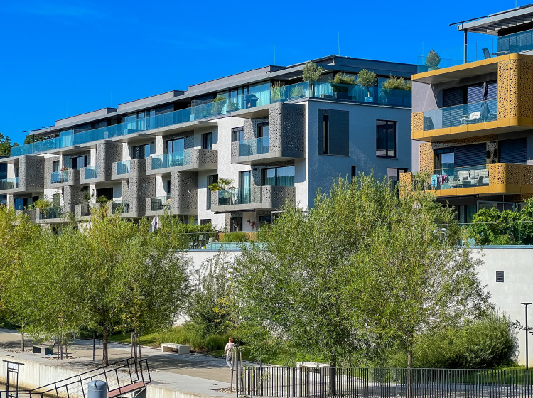 Realitní trh nabízí příležitosti i mimo drahé byty.