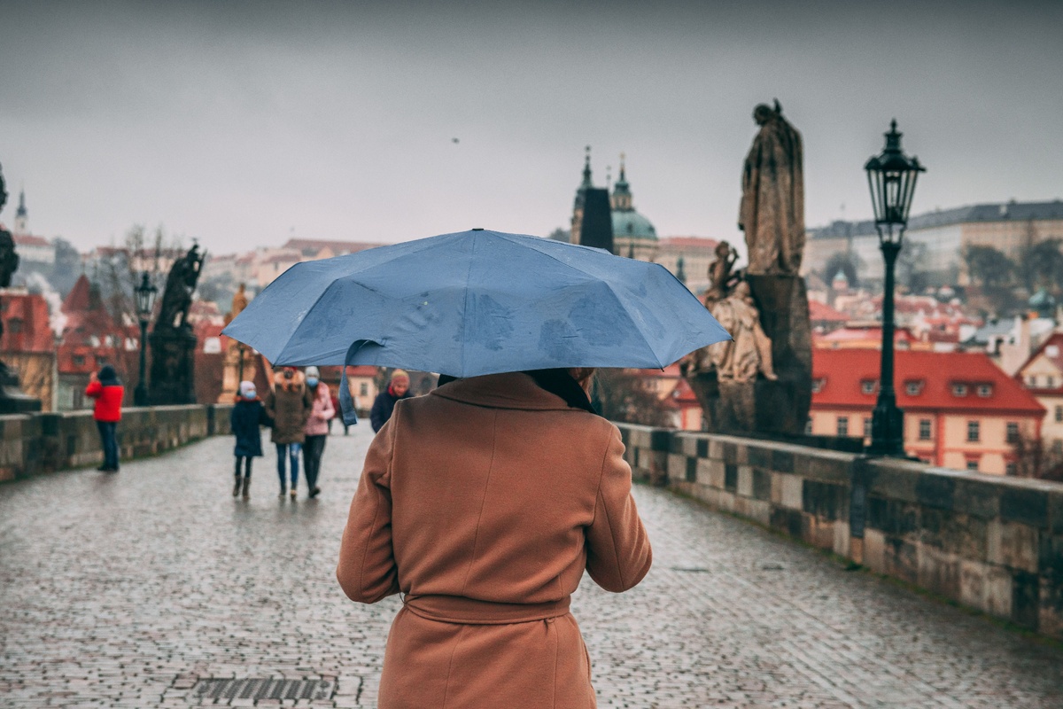 Do Čech se blíží přeháňky a déšť. 