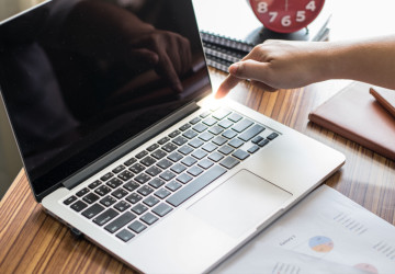 Je lepší notebook vypnout, nebo jej uspat?