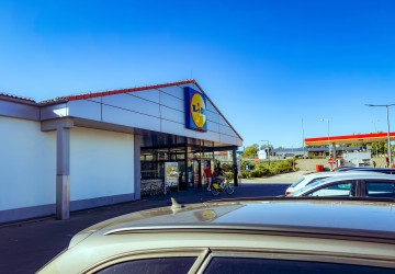 Lidl přišel s geniálním sušákem. Nezabere místo a prádlo z něj zůstává krásně svěží
