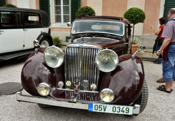 Na českých silnicích se začínají objevovat zvláštní vozidla se zelenou poznávací značkou Na českých silnicích se začínají objevovat zvláštní vozidla se zelenou poznávací značkou