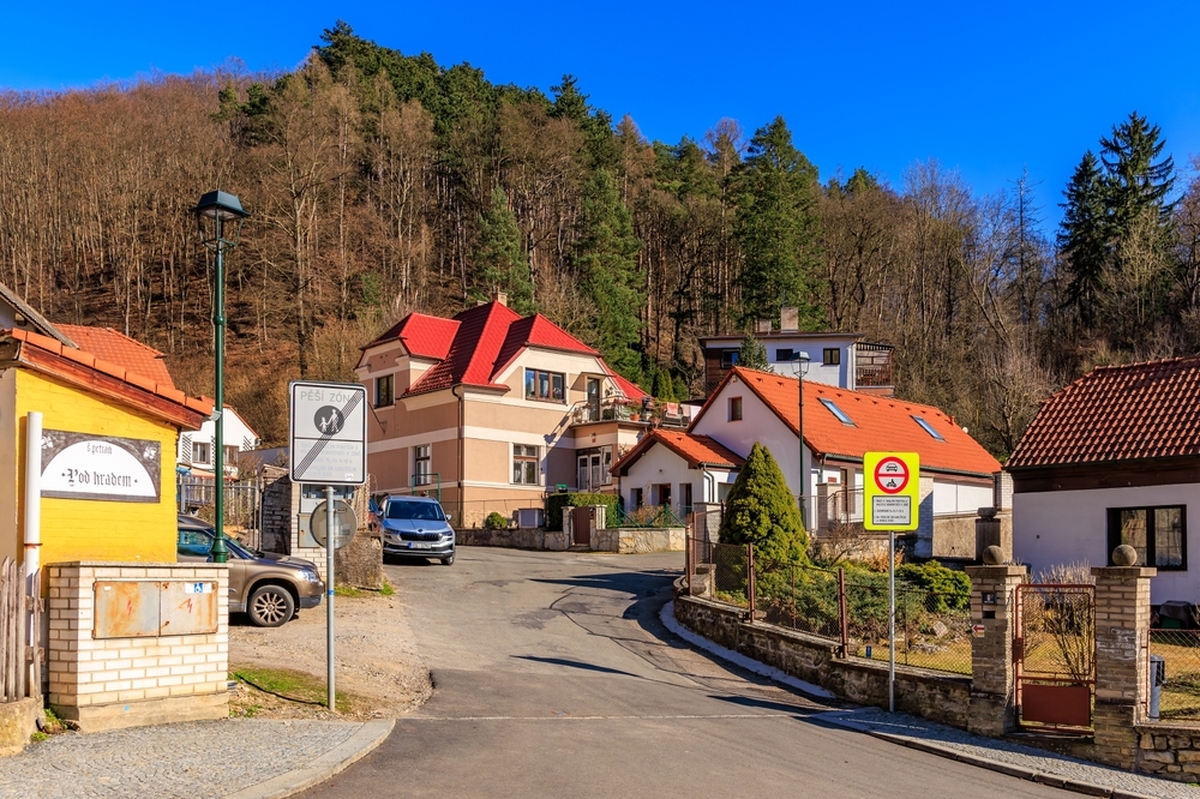 Život na vesnici má svá specifika Život na vesnici má svá specifika