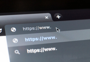 Lidé s přehršlem otevřených internetových stránek mají jiný typ myšlení. 