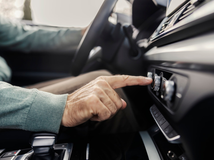 Kontrolky v autě vyděsí snad každého řidiče Kontrolky v autě vyděsí snad každého řidiče