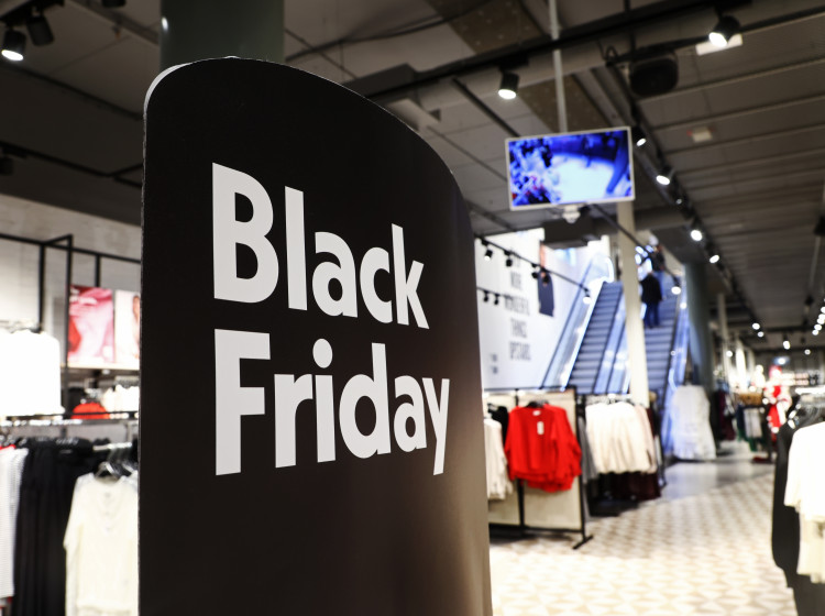 Black Friday se blíží: Obchodníci už teď připravují falešné slevy
