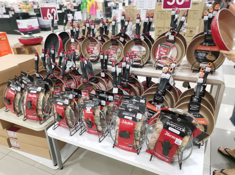 Sláva teflonového nádobí pomalu upadá Sláva teflonového nádobí pomalu upadá