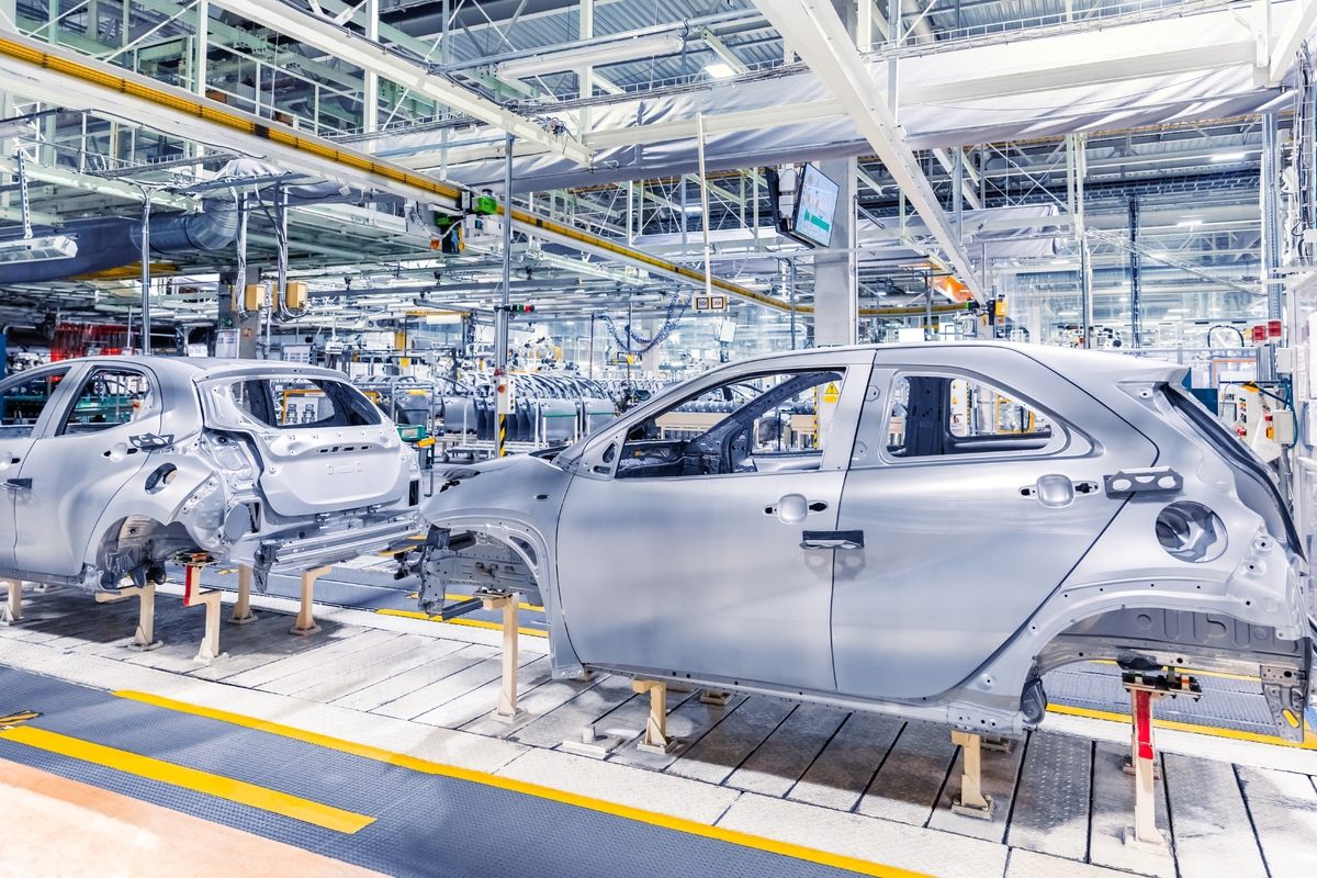 Prezident automobilky Toyota Kōji Satō varuje, že bez hlubokých reforem hrozí celému japonskému autoprůmyslu vážná krize.