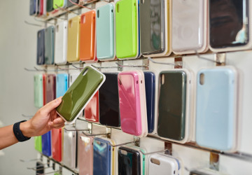 Levné plastové kryty nechrání mobily proti přehřátí. Levné plastové kryty nechrání mobily proti přehřátí.