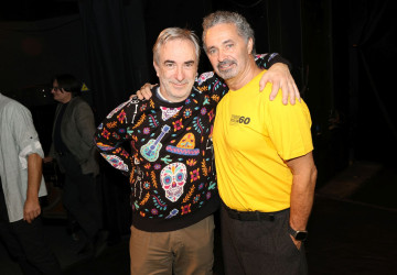 Petr Vacek ve Studiu Ypsilon účinkuje se svým kolegou Martinem Dejdarem.