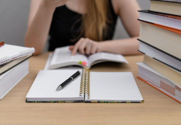 Mají děti hned po maturitě přispívat rodičům na nájem? Mají děti hned po maturitě přispívat rodičům na nájem?