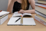 Mají děti hned po maturitě přispívat rodičům na nájem?