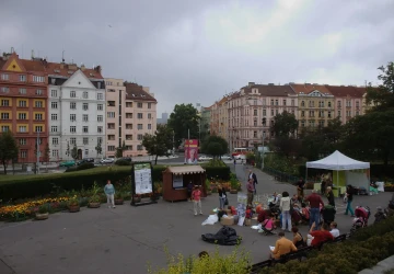 Čechovo náměstí ve Vršovicích s dominantou kostela sv. Václava čeká v příštích letech kompletní proměna