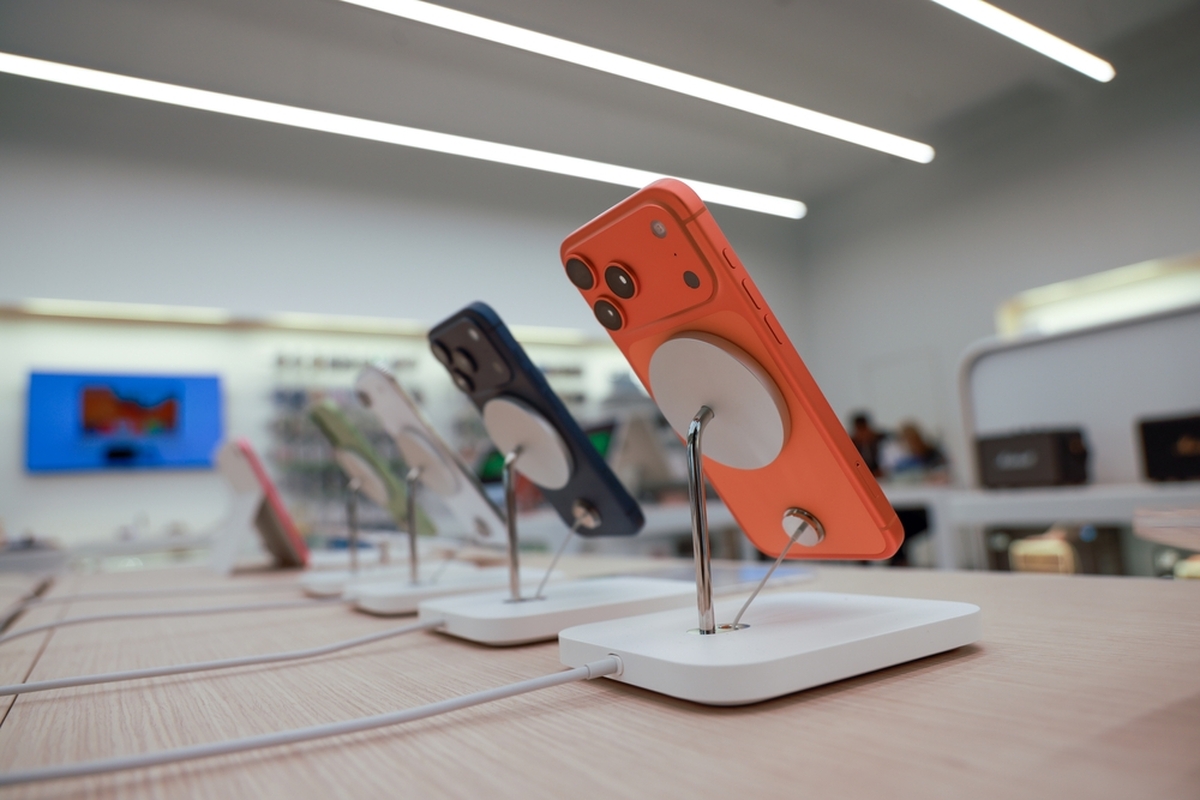 iPhonu 17 přibyde konkurence. iPhonu 17 přibyde konkurence.