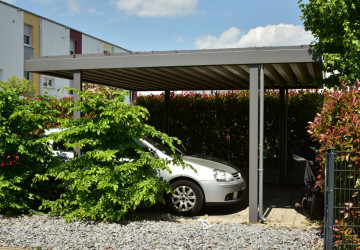 Problém může být i přístřešek na auto bez stavebního povolení