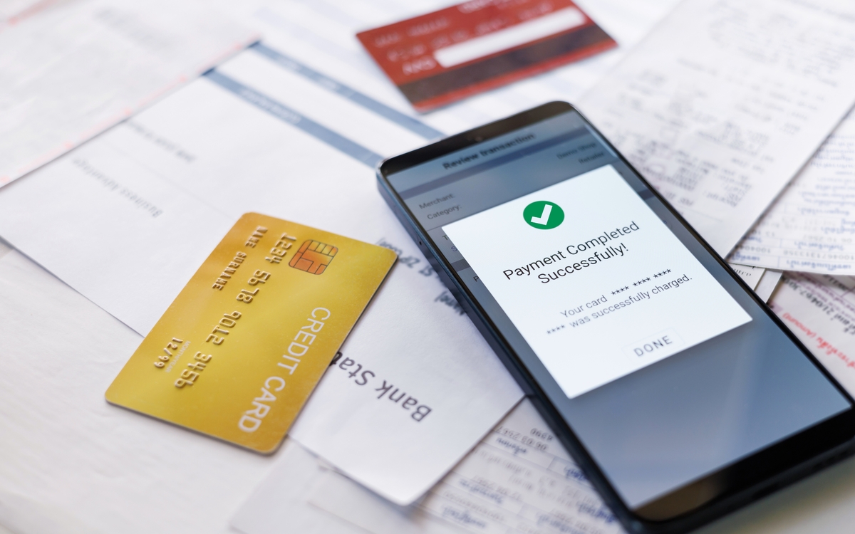 Tváří se jako oficiální zpráva, ve skutečnosti jde o podvod.