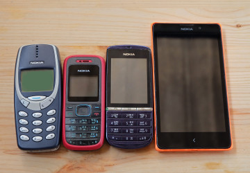 V devadesátkách se dal změnit styl telefonu výměnou předního krytu.