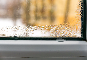 Tuto vychytávku oceníte, pokud na vašich oknech vzniká vlhkost