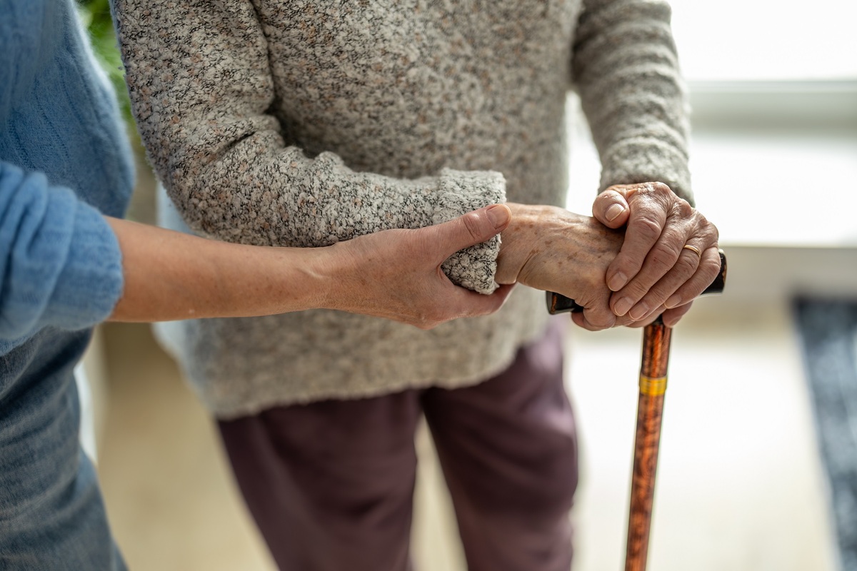 Děti mají povinnost postarat se o rodiče v nouzi. 