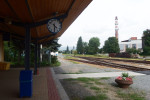 Každoroční změna času ovlivňuje spánek, jízdní řády, lety i pracovní kalendáře napříč kontinenty.