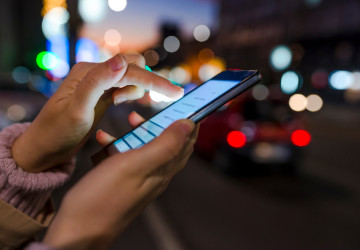 Mobilní telefony dnes často nabízejí funkce na podporu spánku. 