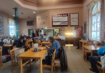 Toto jídlo přitahuje turisty z celého světa. 