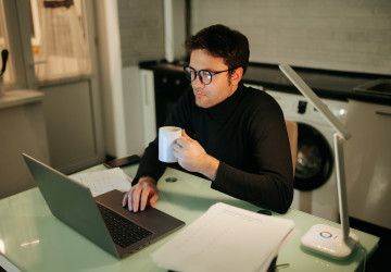 Zaměstnanci slaví: Máte nárok na platby za home office Zaměstnanci slaví: Máte nárok na platby za home office