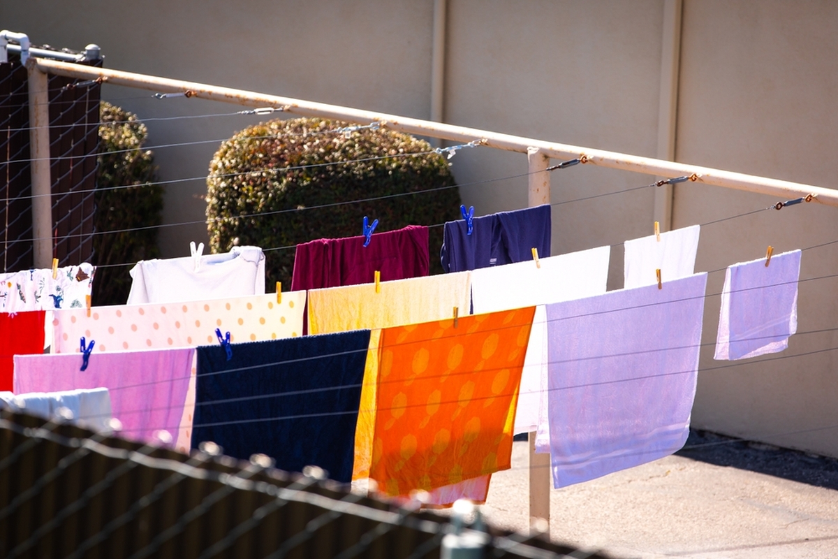Venkovní věšení prádla má svá specifika.