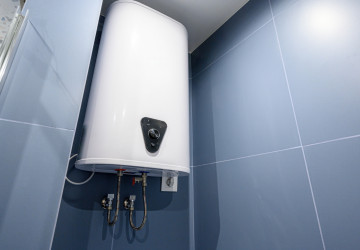 Bílý elektrický ohřívač vody