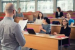 Kvůli podvodu s umělou inteligencí musí 58 000 studentů znovu na přijímací zkoušky