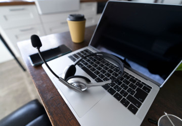 Práce z domova je dnes už zcela běžná. 